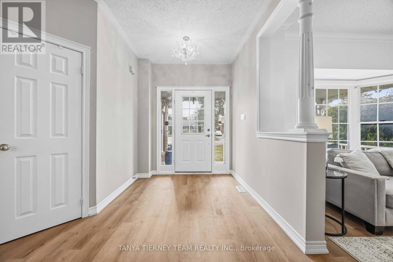 467 OAKWOOD DRIVE