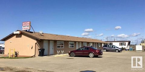 1850 YELLOWHEAD TR NE Edmonton AB T6S1B4