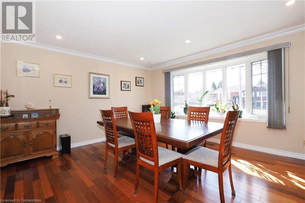 14 DUNSMERE Drive