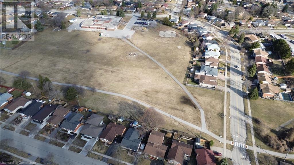 14 DUNSMERE Drive
