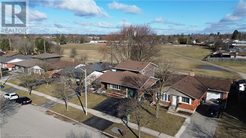 14 DUNSMERE Drive