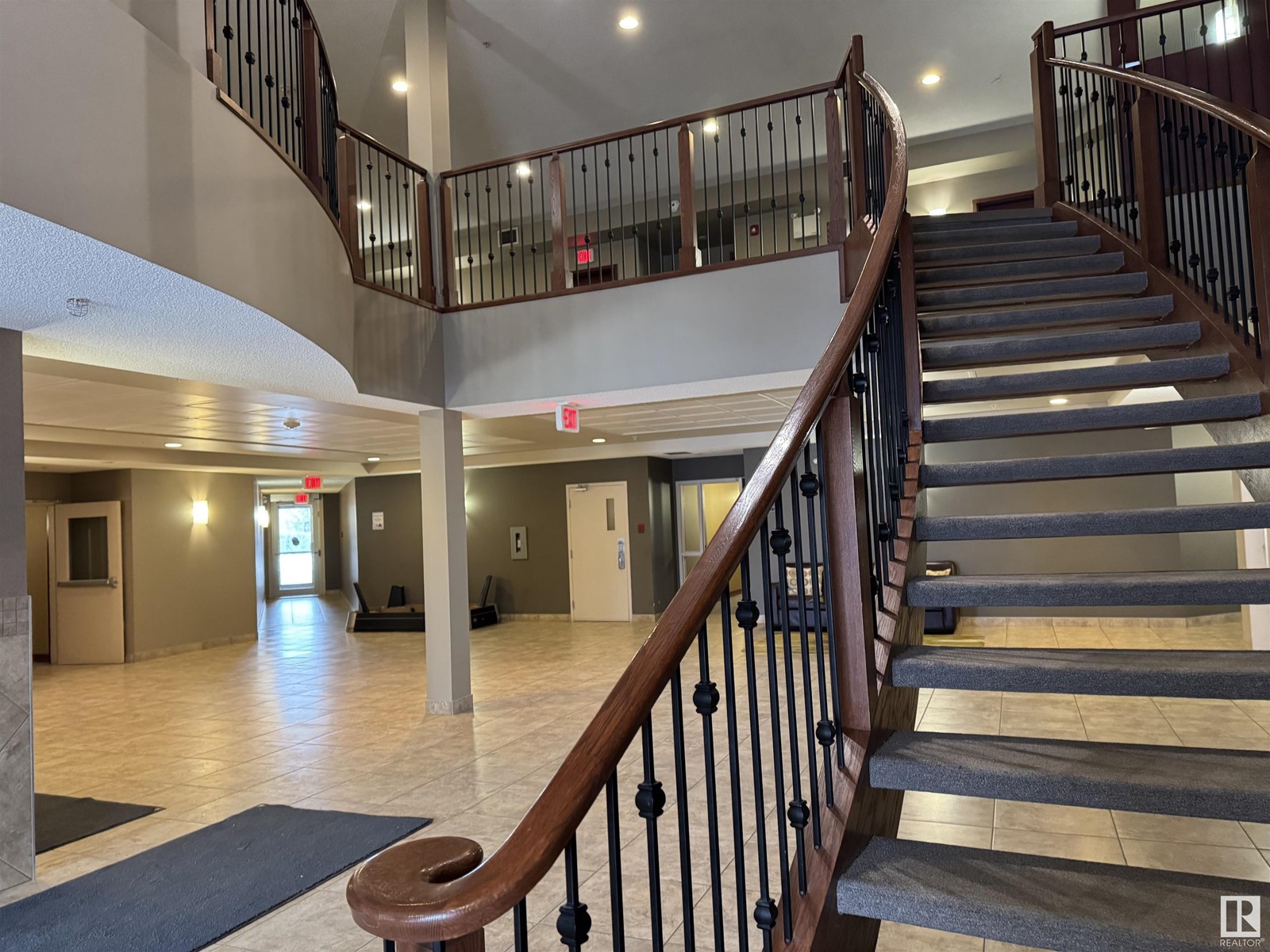 #405 263 MACEWAN RD SW