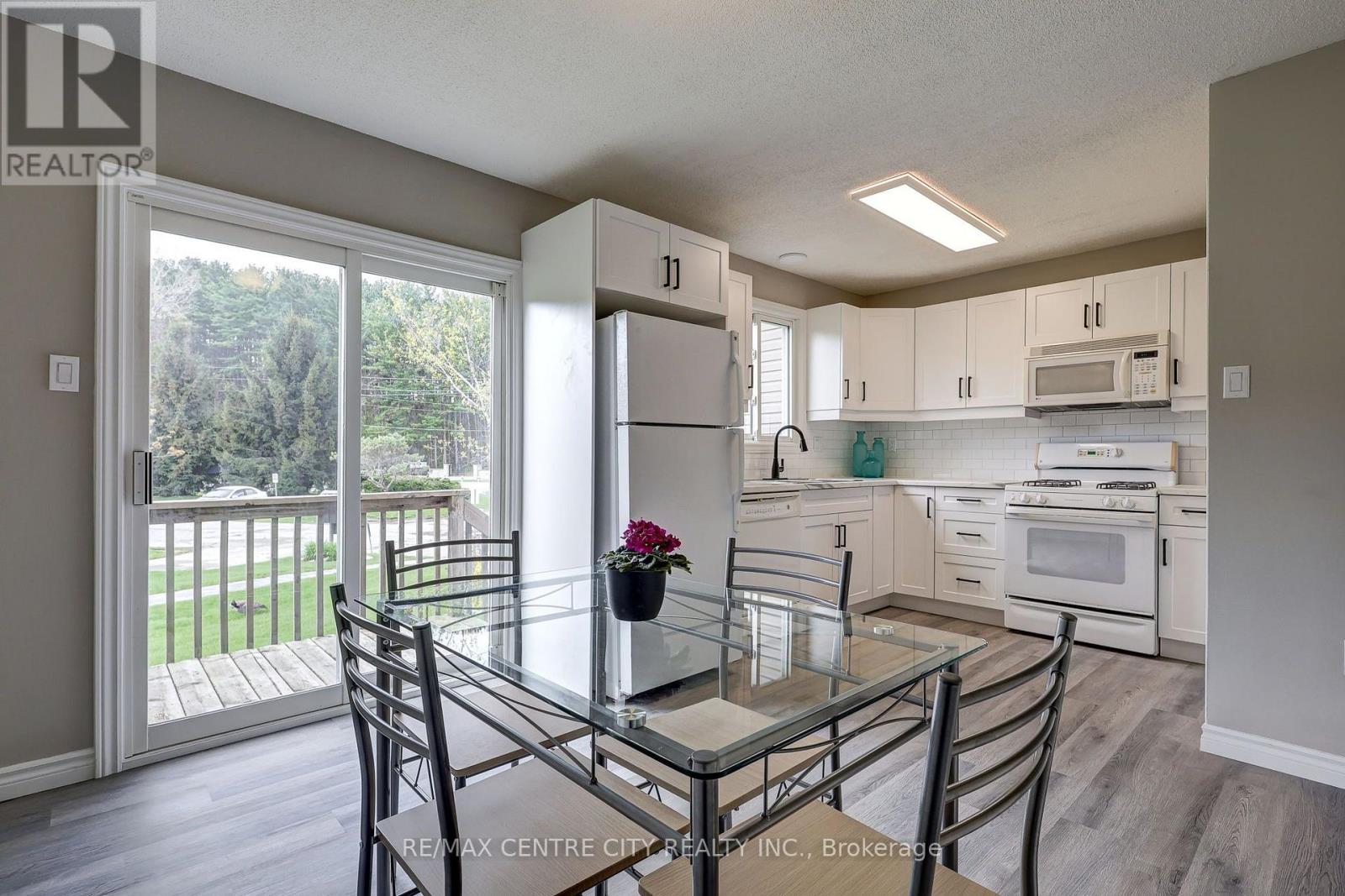 31 - 301 CARLOW ROAD