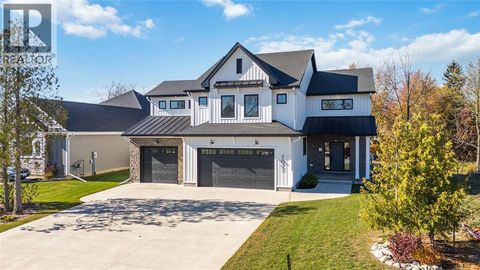 7007 BLUE COAST HEIGHTS Plympton-Wyoming ON N0N1E0