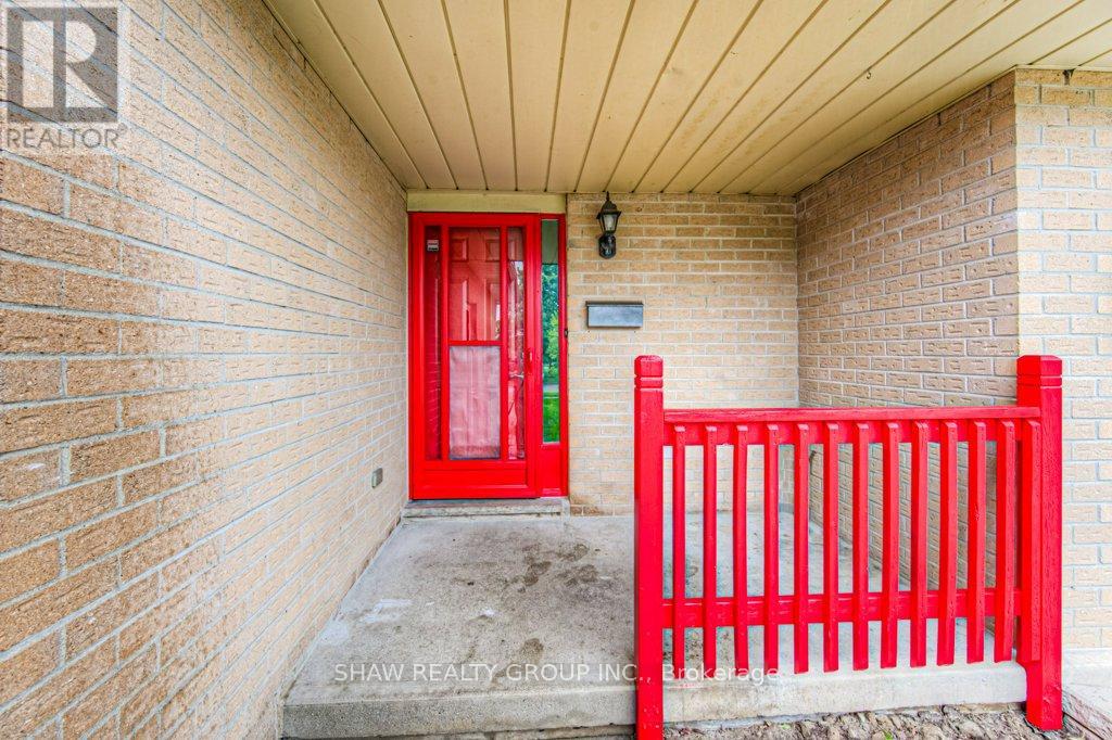 16 WINDALE CRESCENT