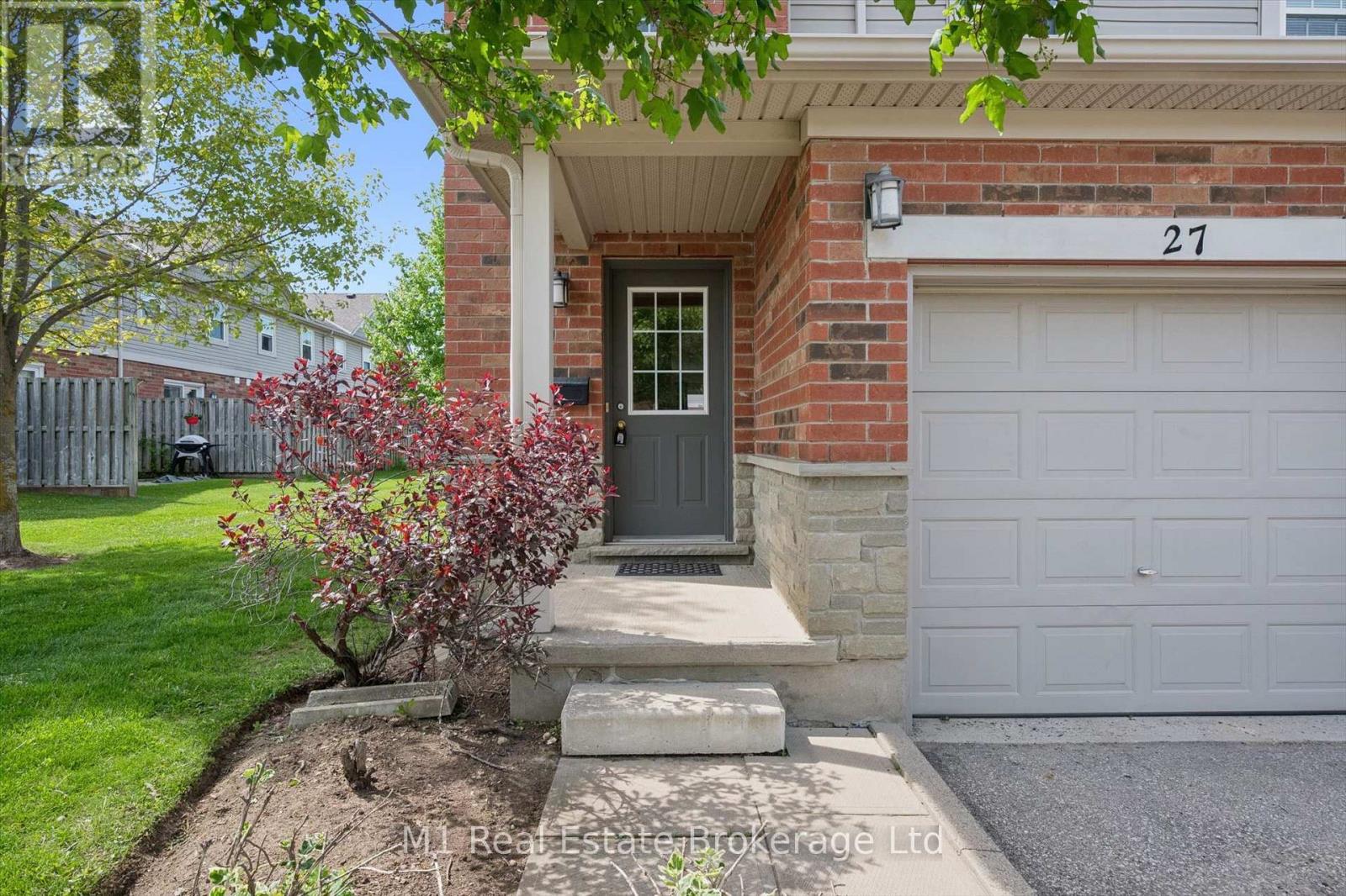 27 - 124 GOSLING GARDENS