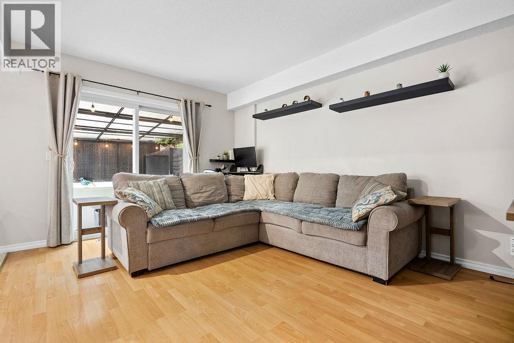 4008 24 Avenue Unit# Unit E
