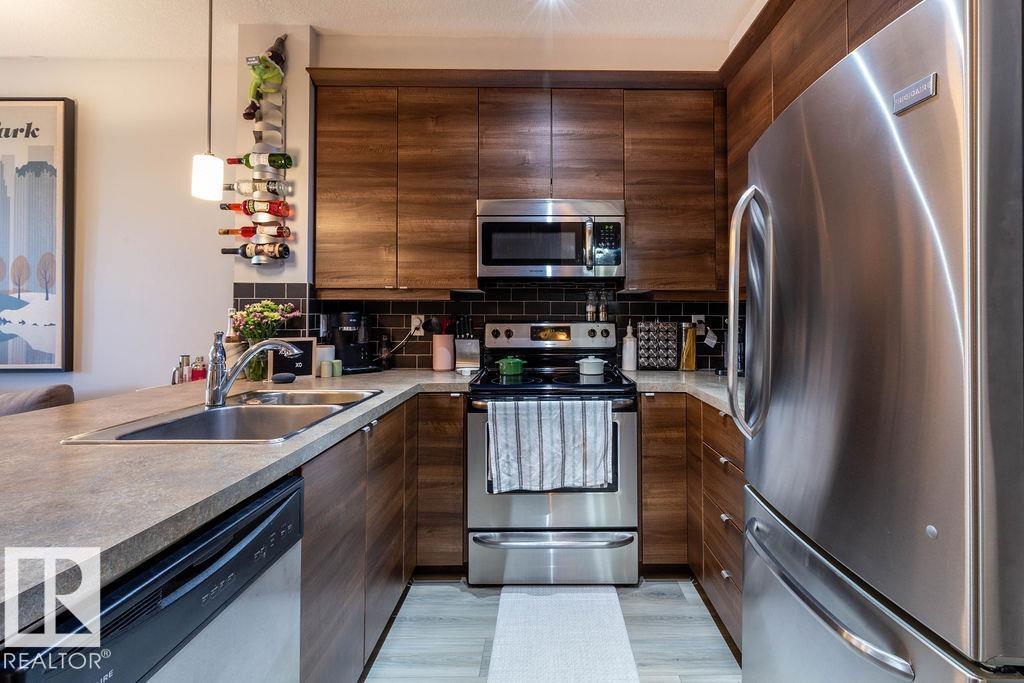 #301 2590 ANDERSON WY SW