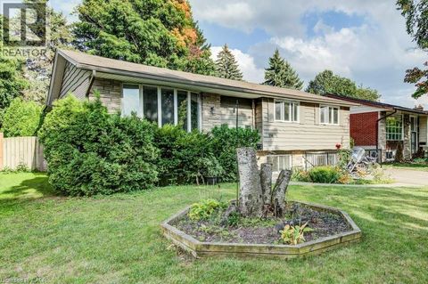 558 SPRUCEHILL Avenue Waterloo ON N2L4V7
