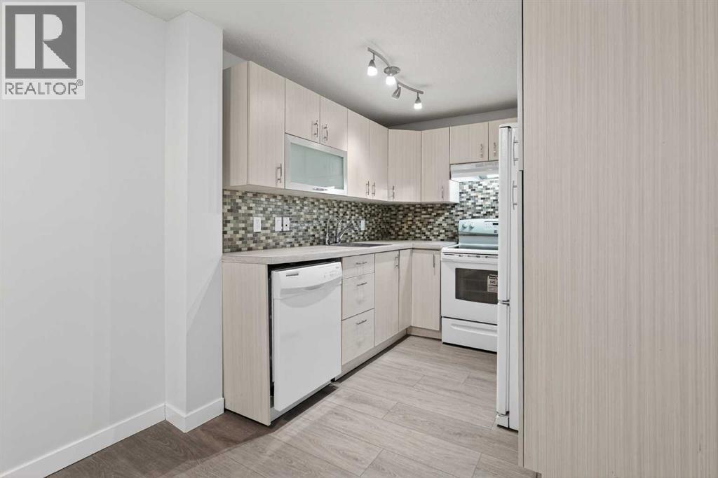 2, 713 Mcdougall Road NE