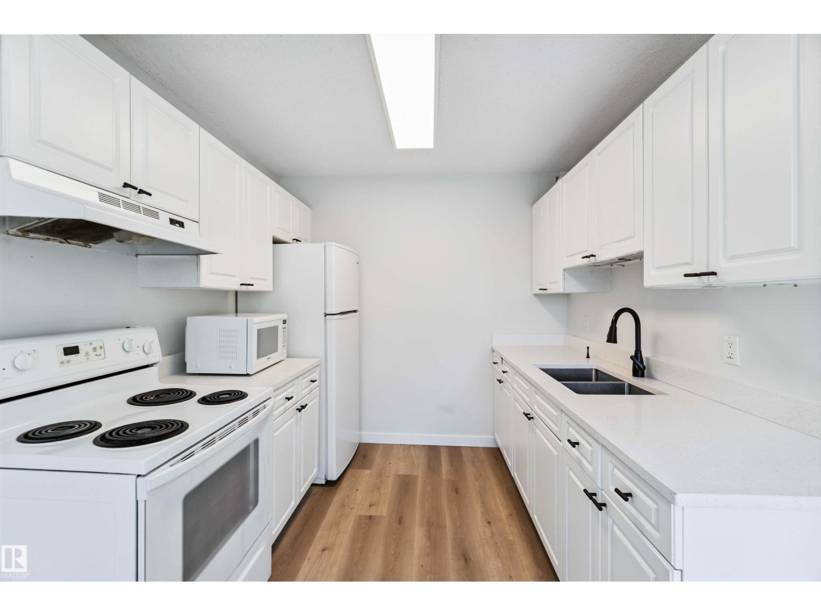 1096 MILLBOURNE RD E NW