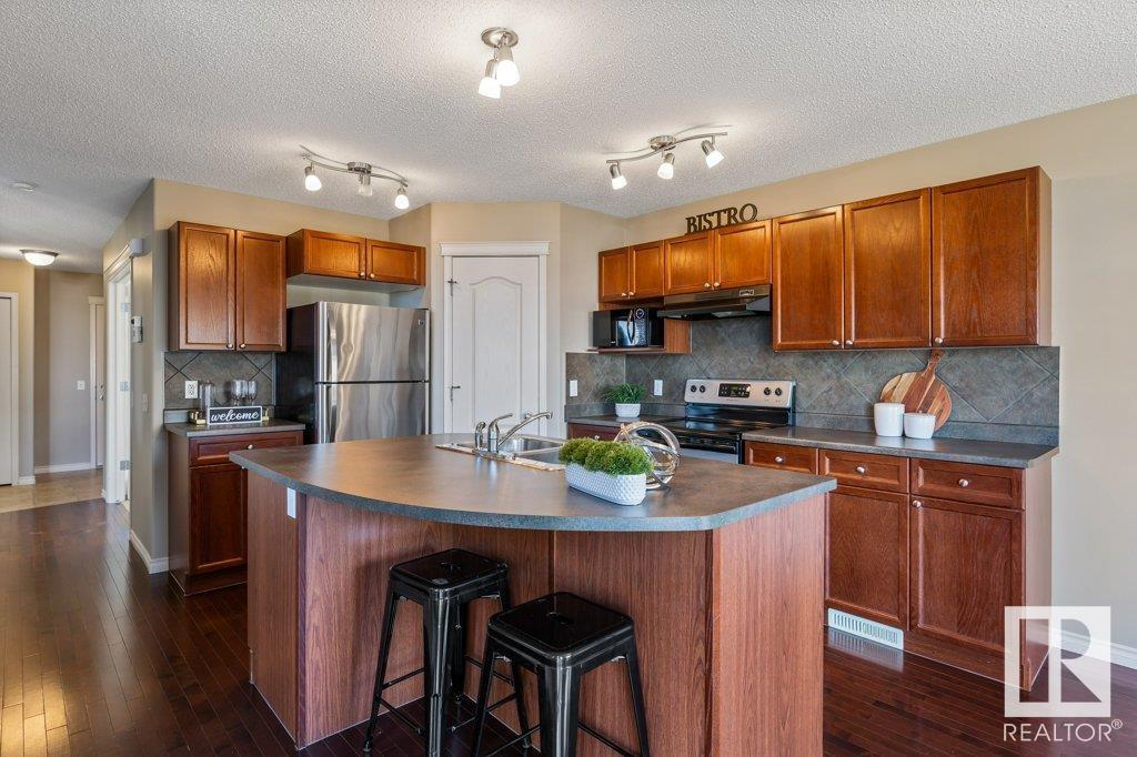4208 162 AV NW