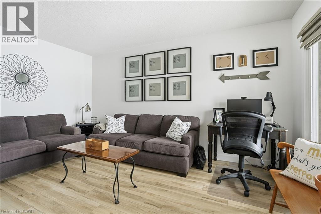 83 BRIARSDALE Crescent