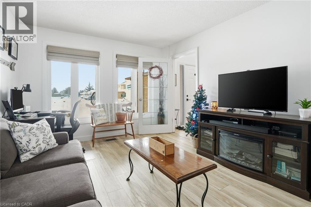 83 BRIARSDALE Crescent