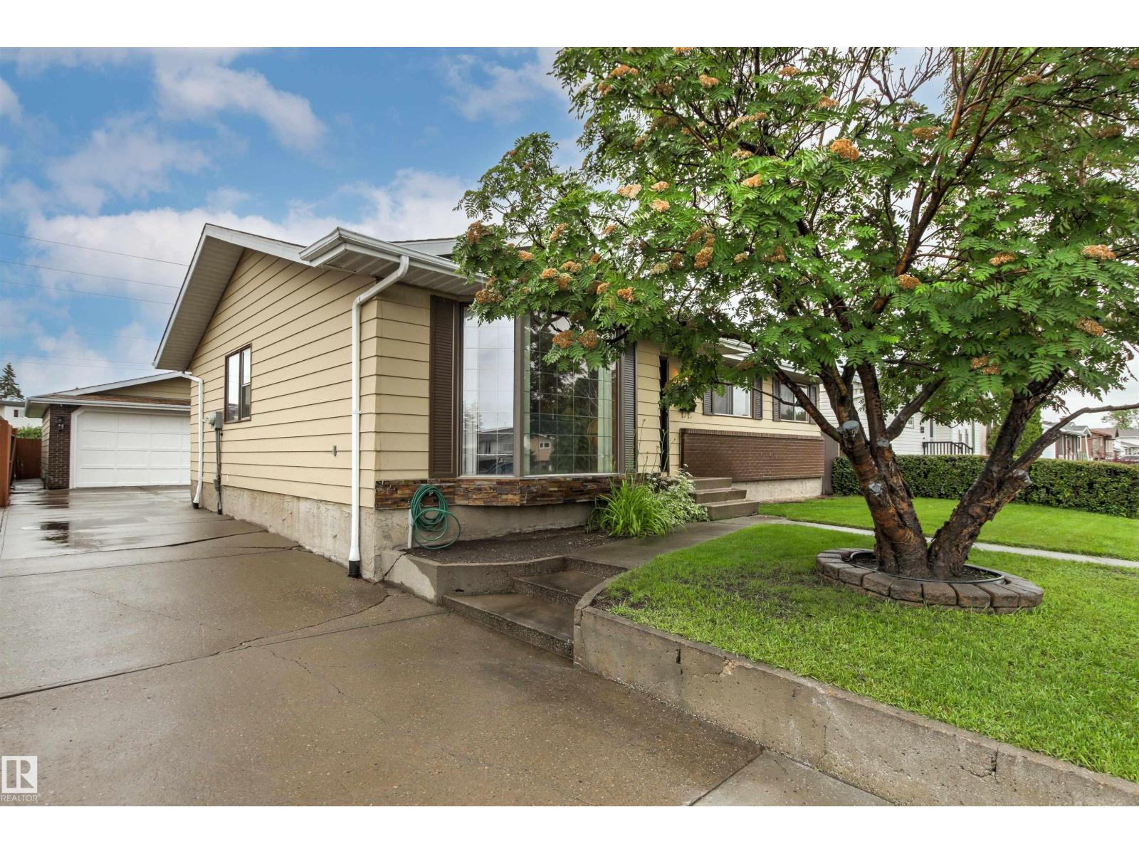 11014 163A AV NW