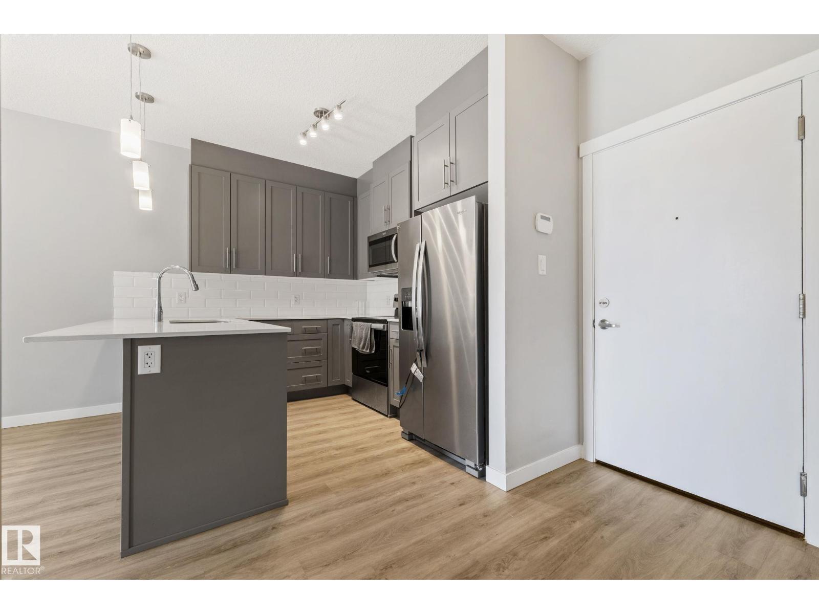 #121 812 WELSH DR SW