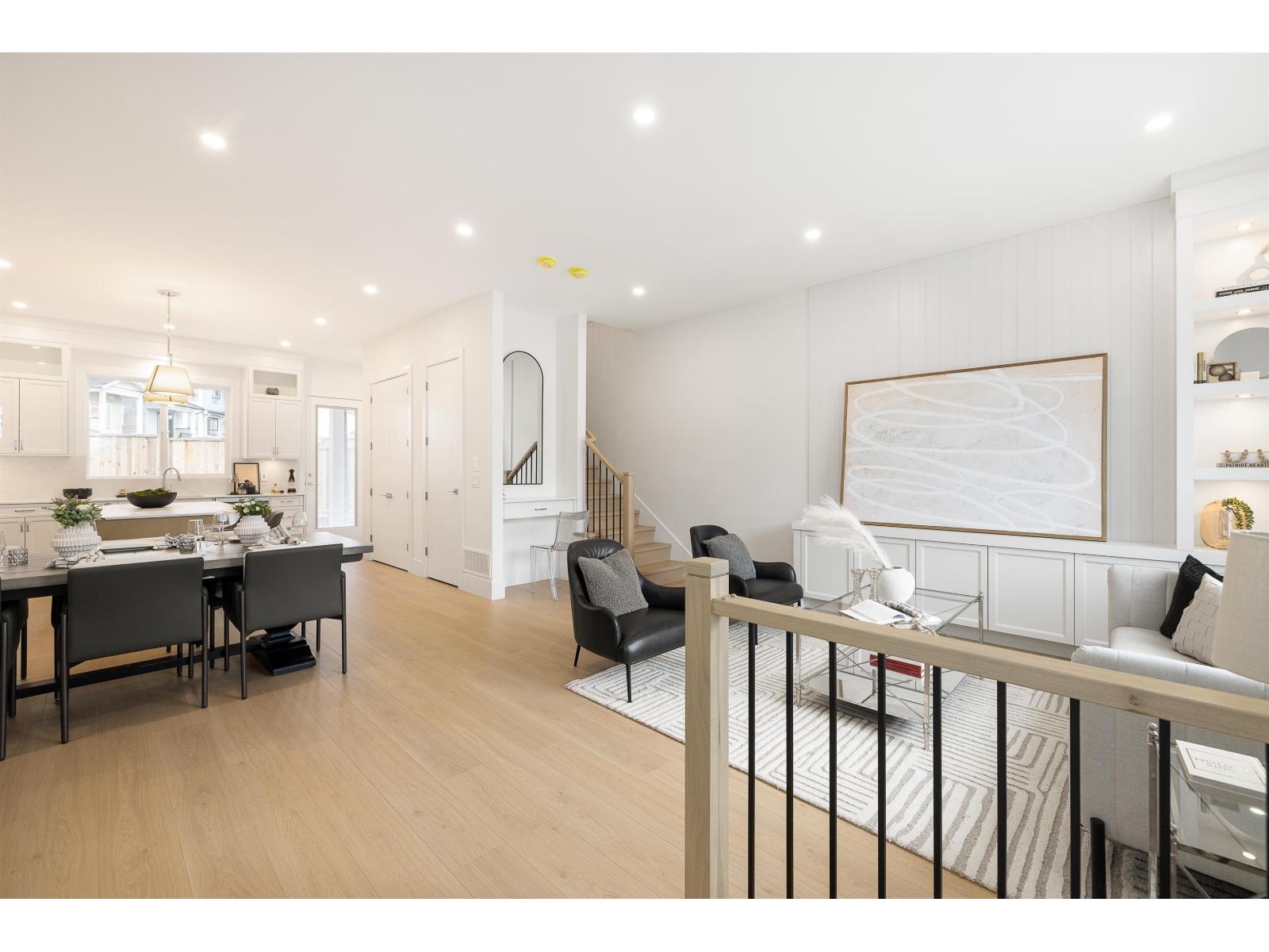 102 1810 165A STREET