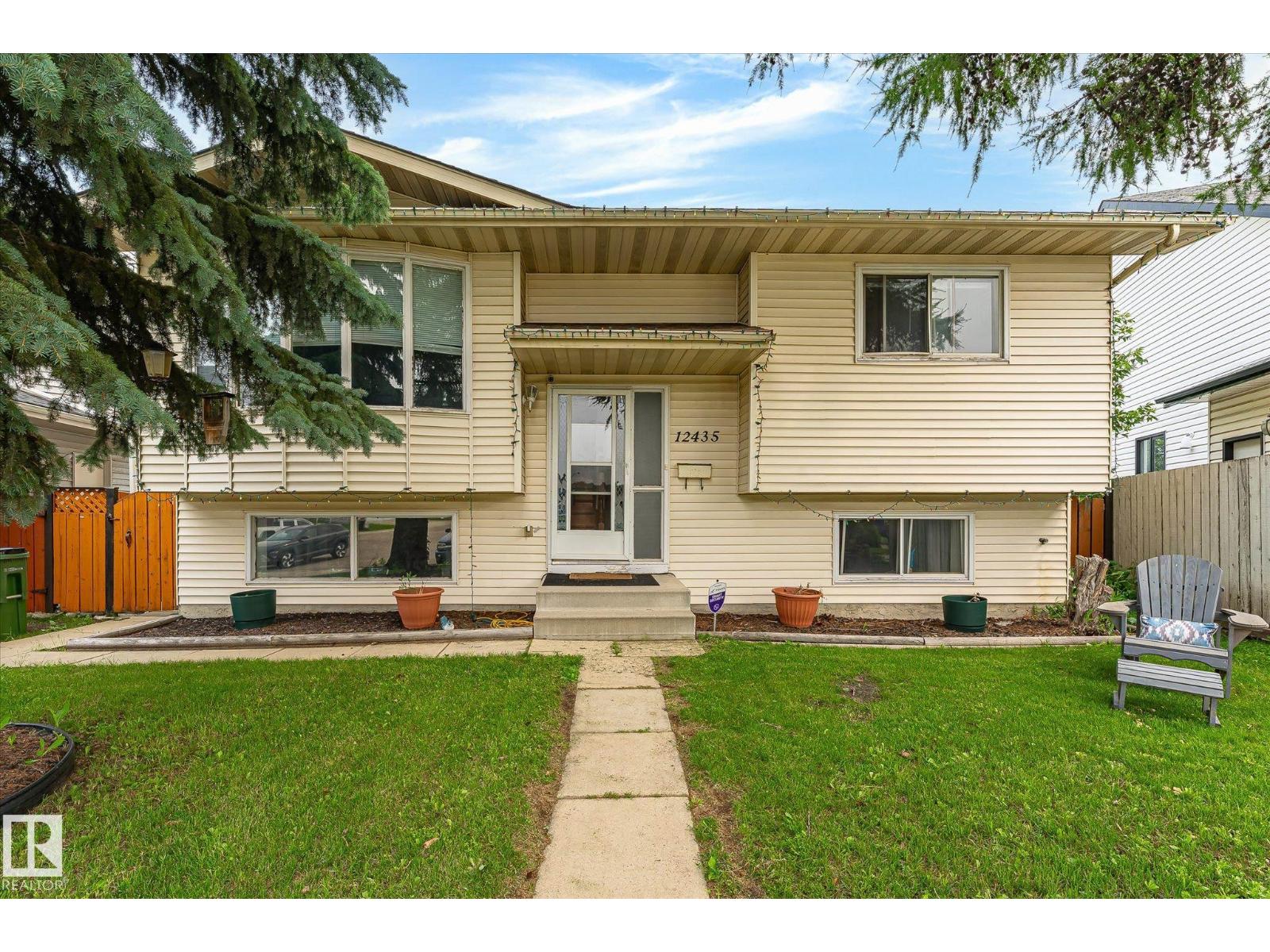 12435 46 ST NW