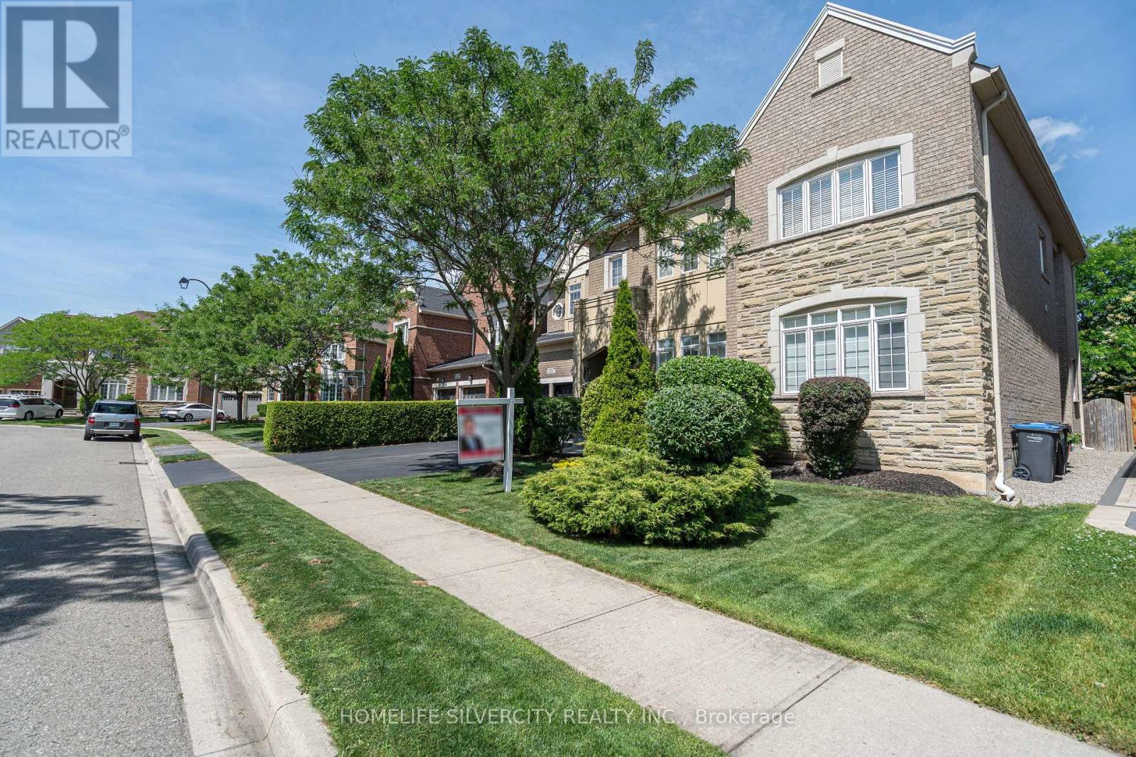 26 JACOB BRILL CRESCENT