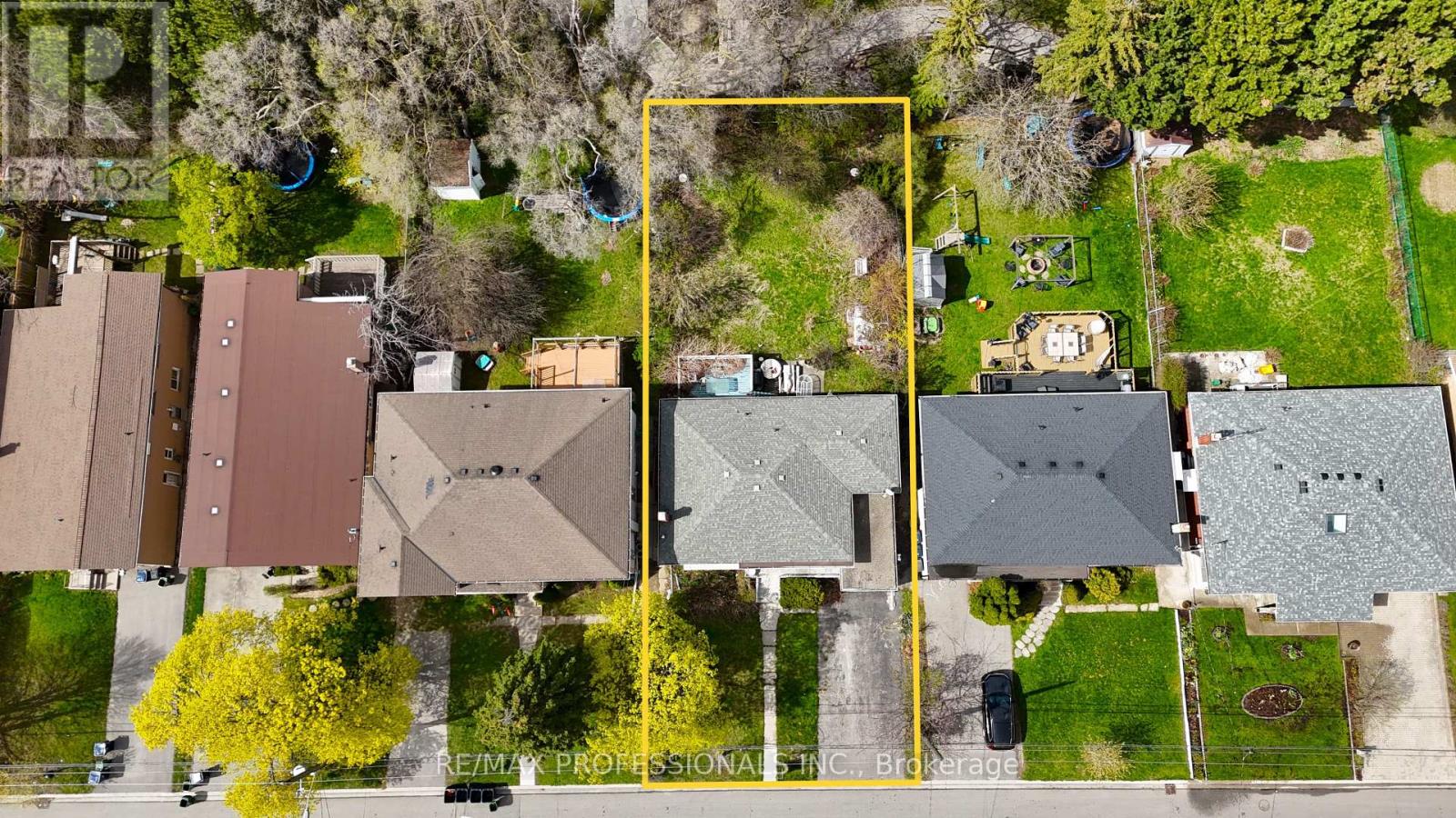 90 BAYCREST AVENUE