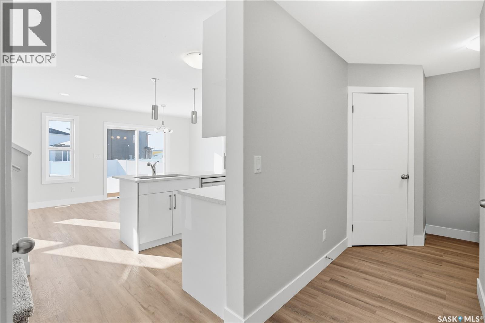 111 Stromberg CRESCENT