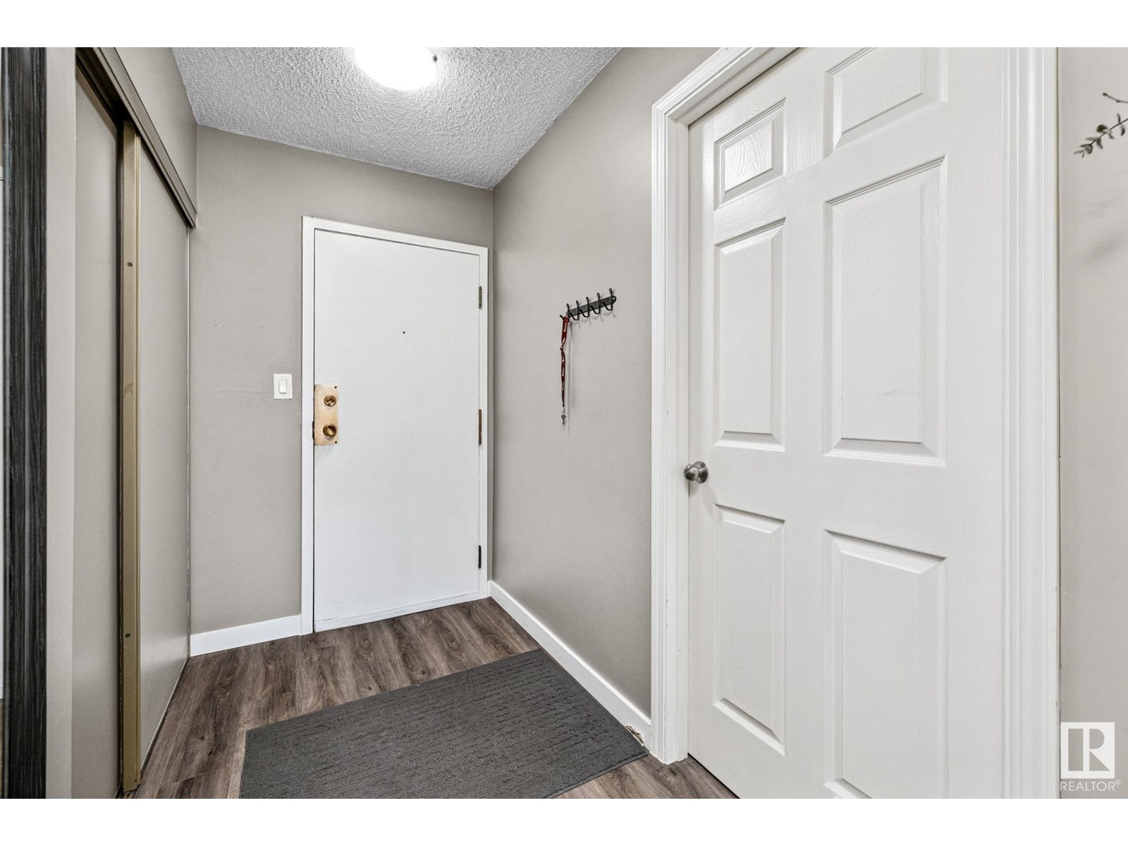 #310 1624 48 ST NW
