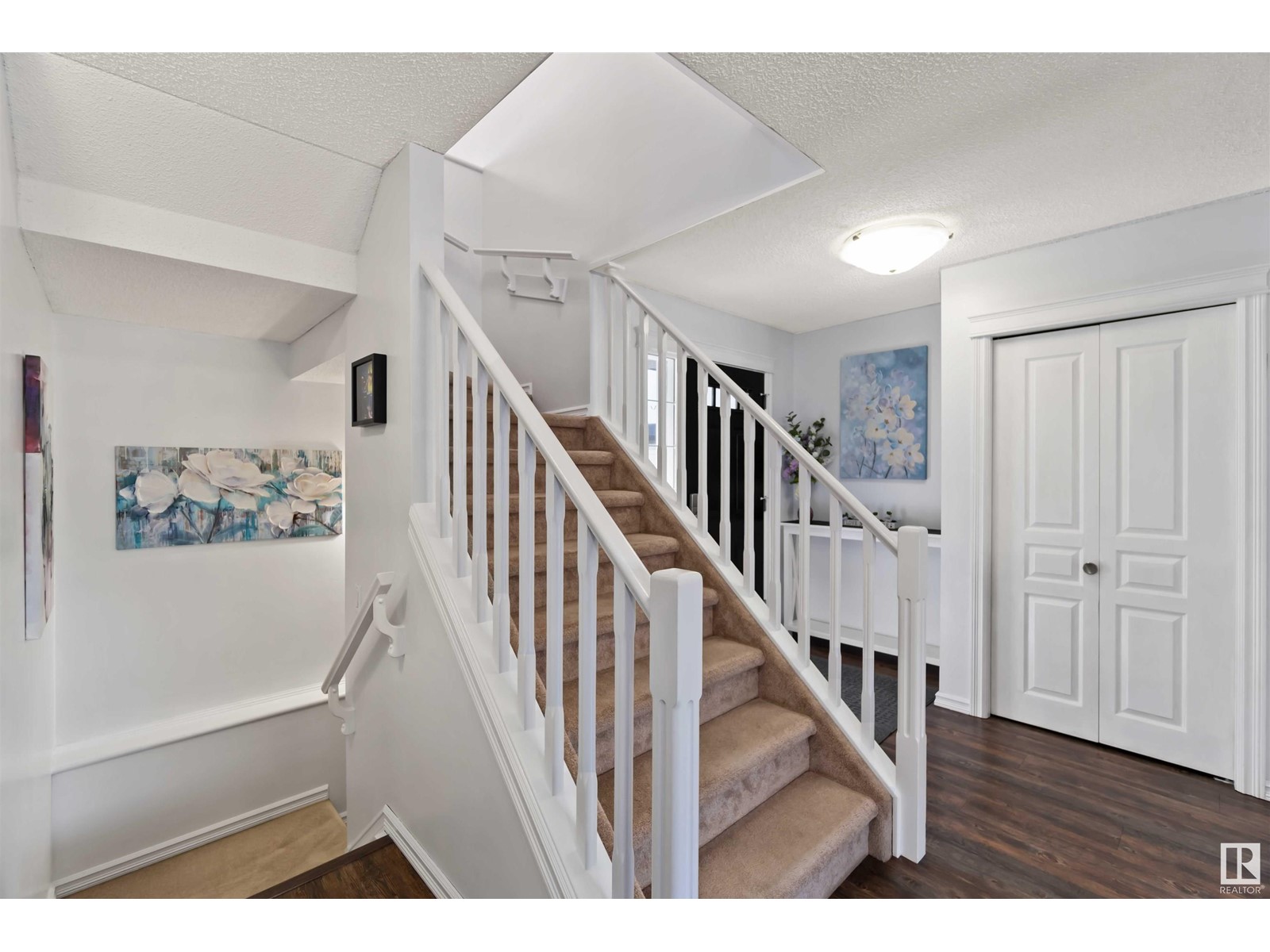 2904 33A ST NW