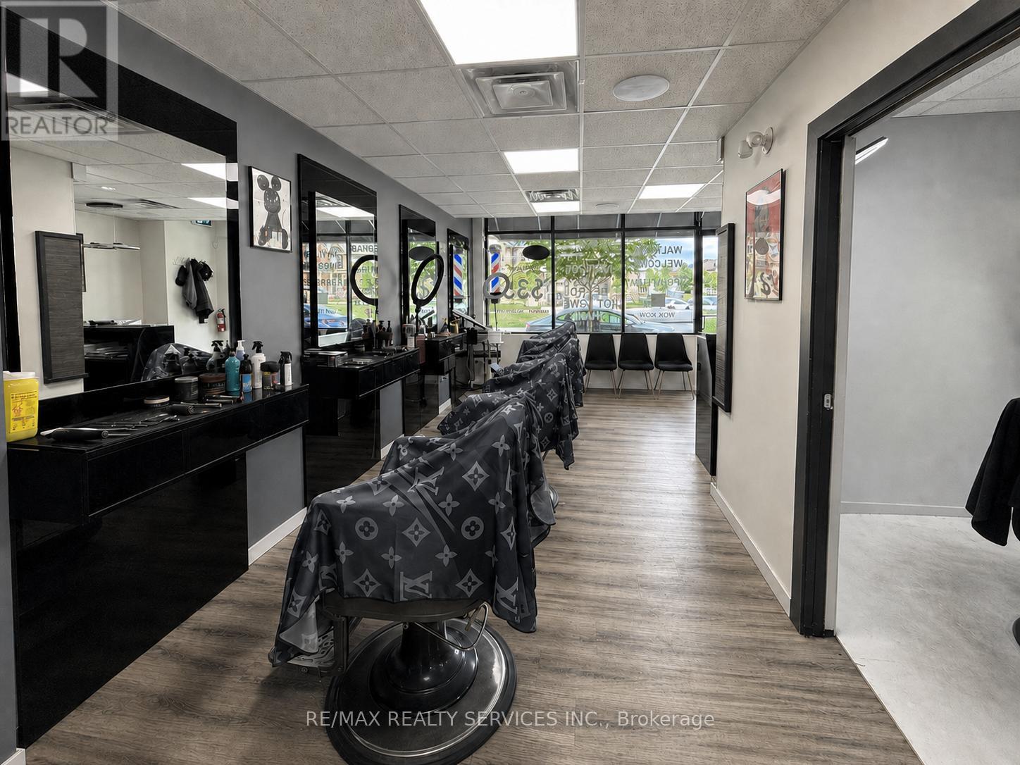 112 BURNHAMTHORPE ROAD E
