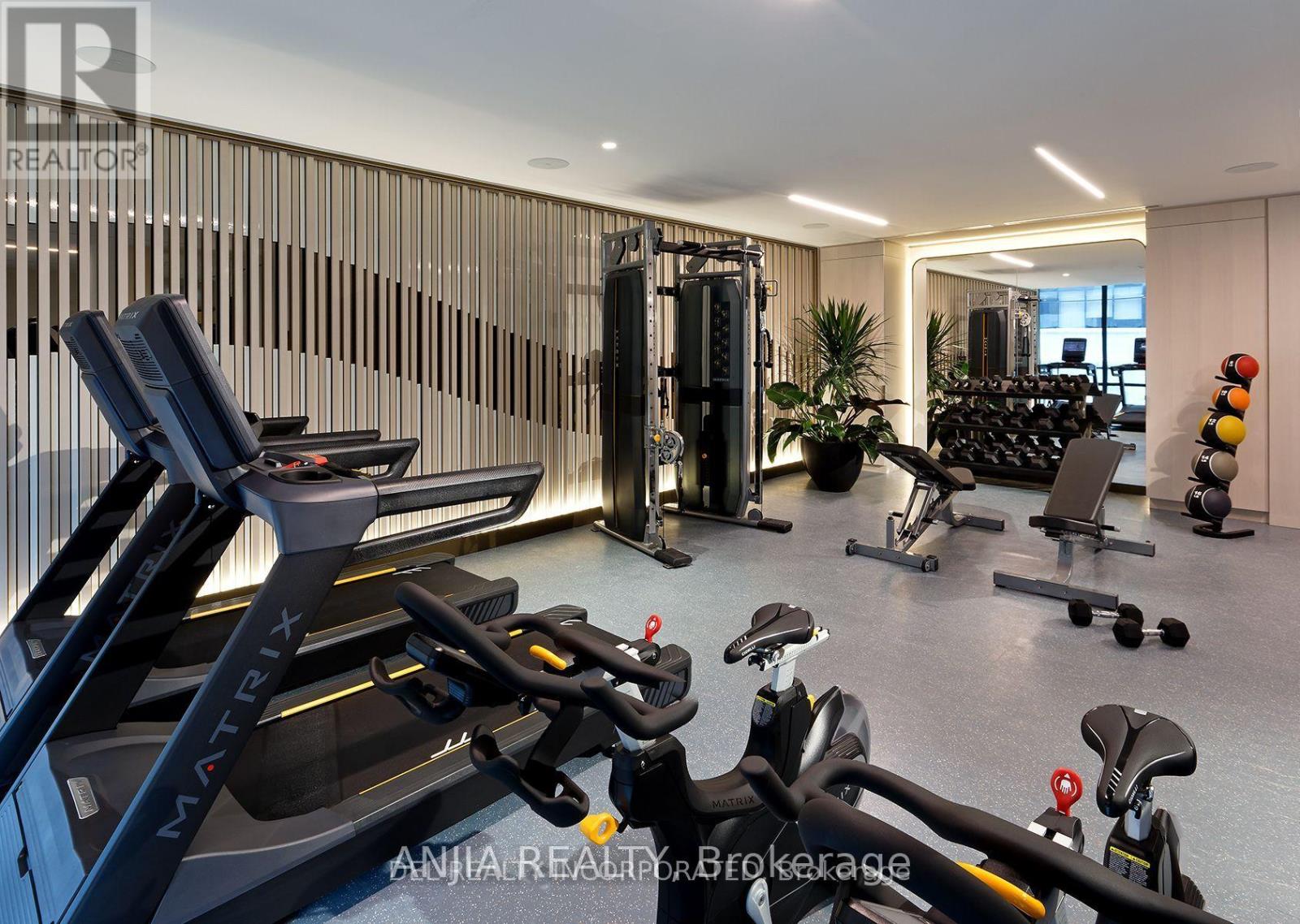 1011 - 480 FRONT STREET W