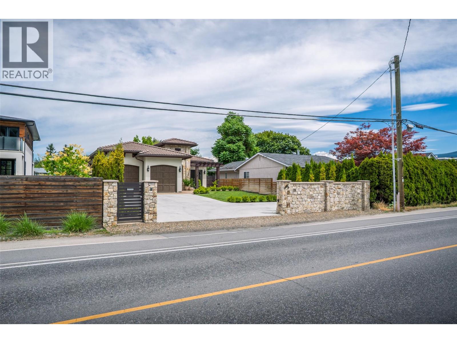3567 Lakeshore Road