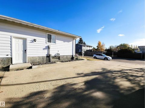 3014 132 AV NW Edmonton AB T5A2Z1