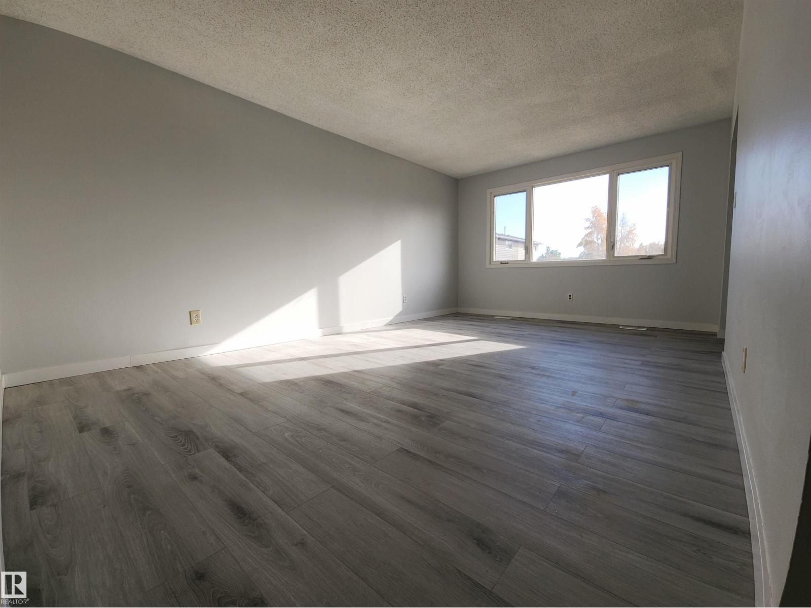 3014 132 AV NW