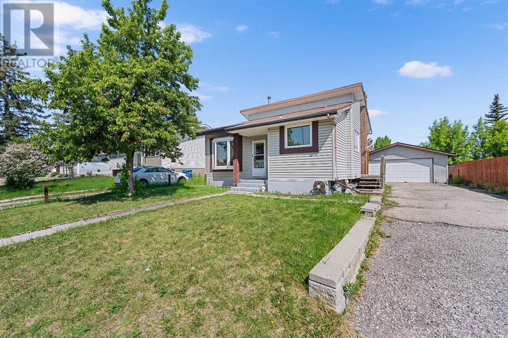 108 Pineland Place NE