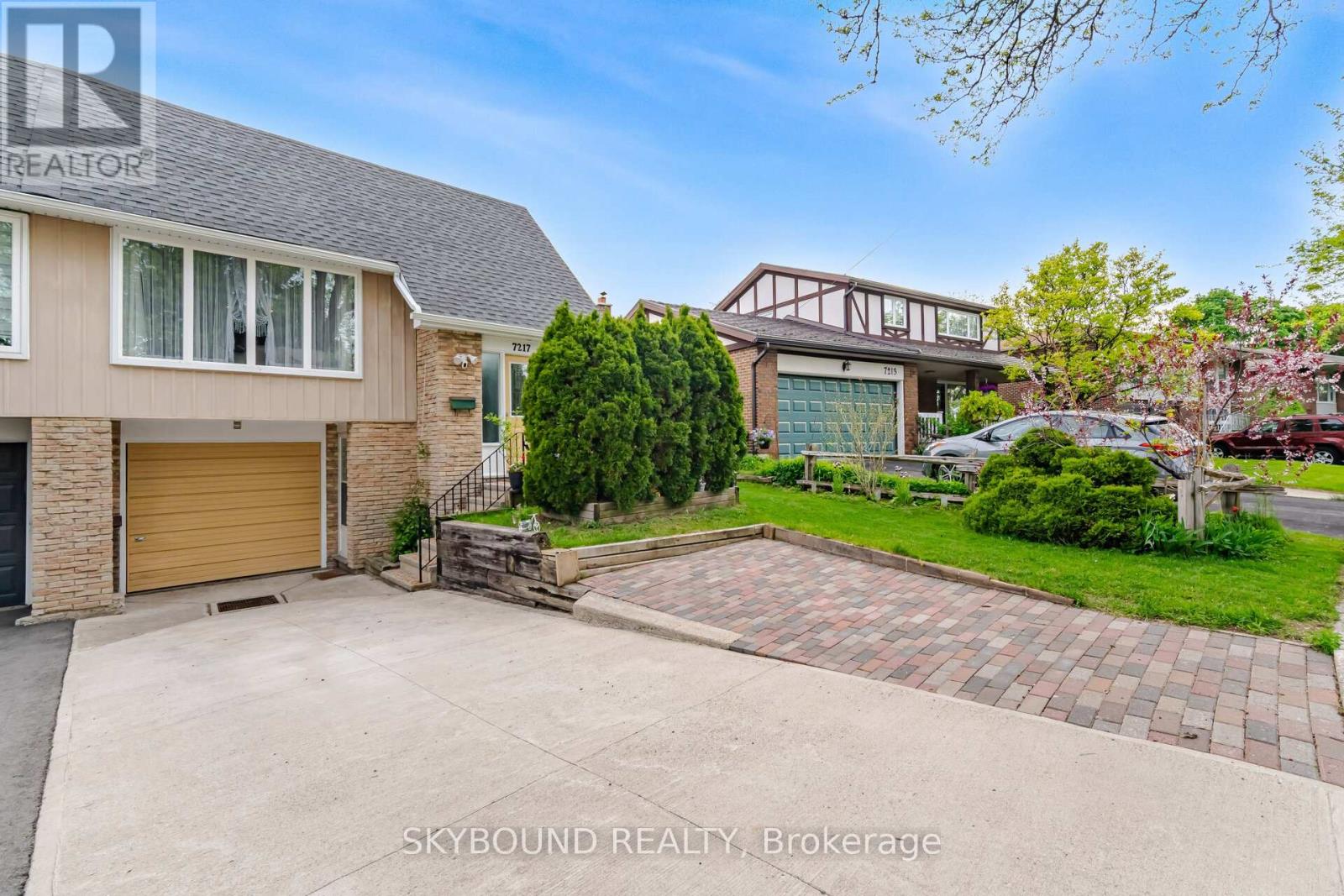 7217 FAYETTE CIRCLE