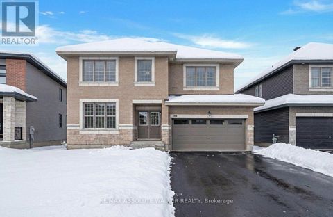 584 PAAKANAAK AVENUE Ottawa ON K1X0J6