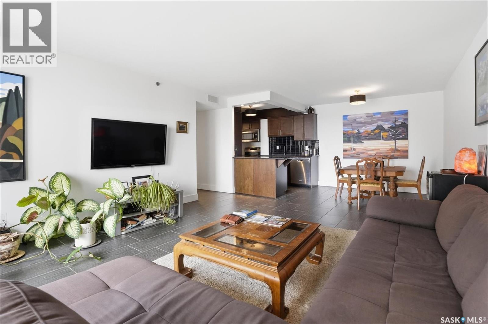 1001 320 5th AVENUE N