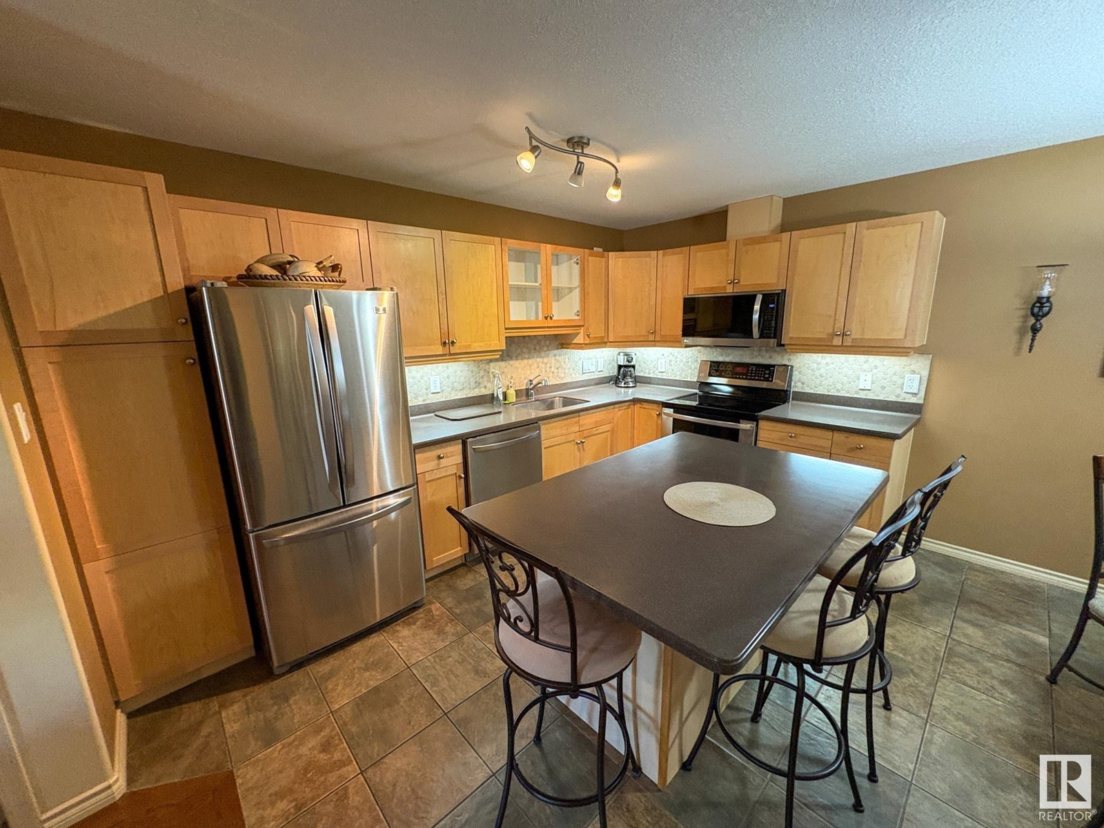 #124 78A MCKENNEY AV