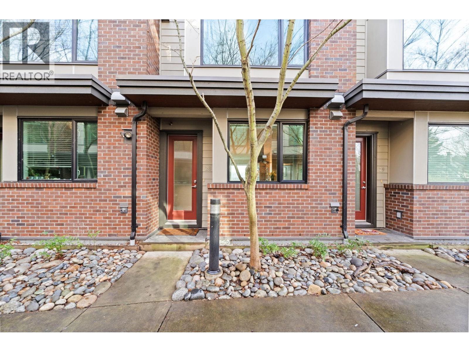 28 230 SALTER STREET