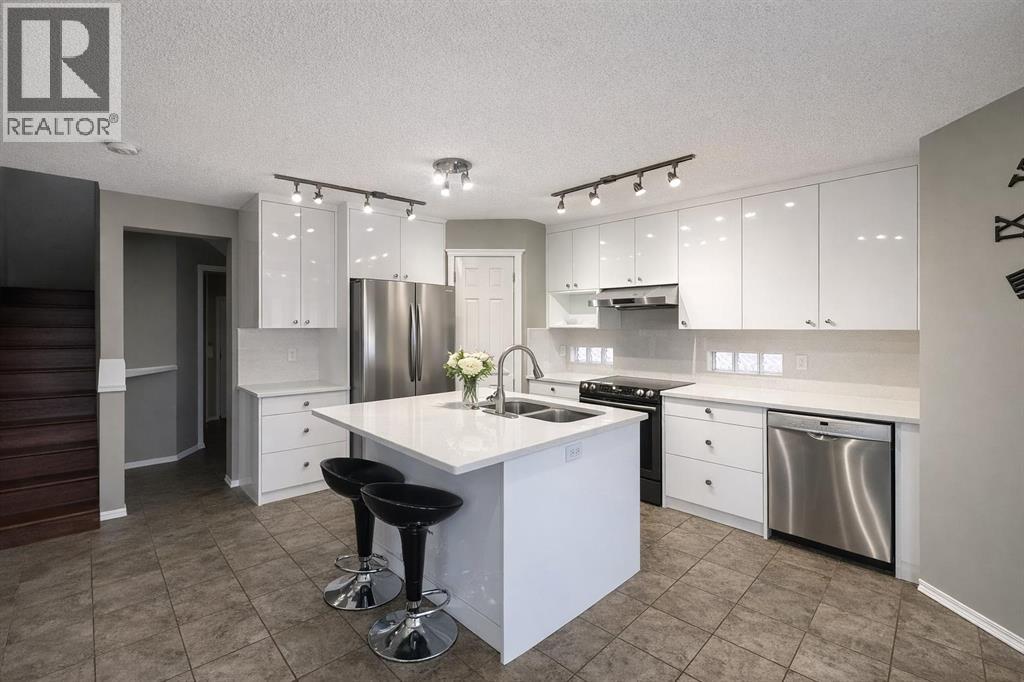 119 Country Hills Heights NW