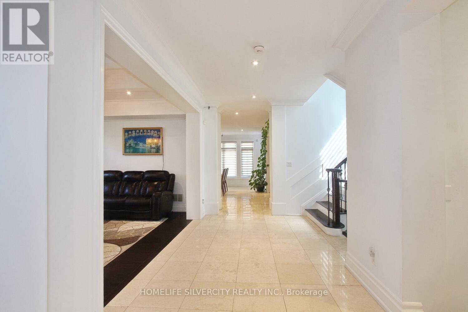 4 BYNG AVENUE