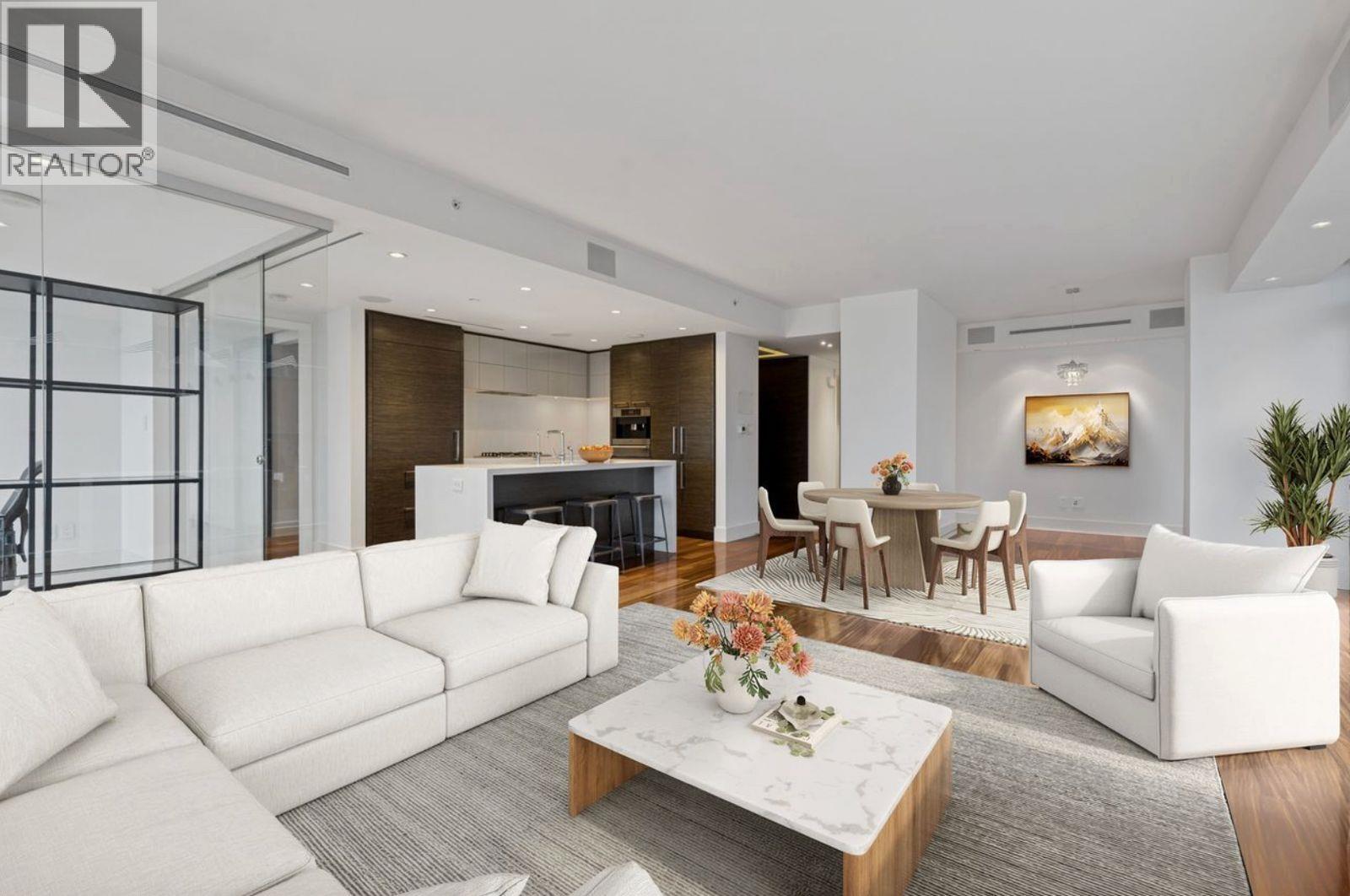 2702 667 HOWE STREET