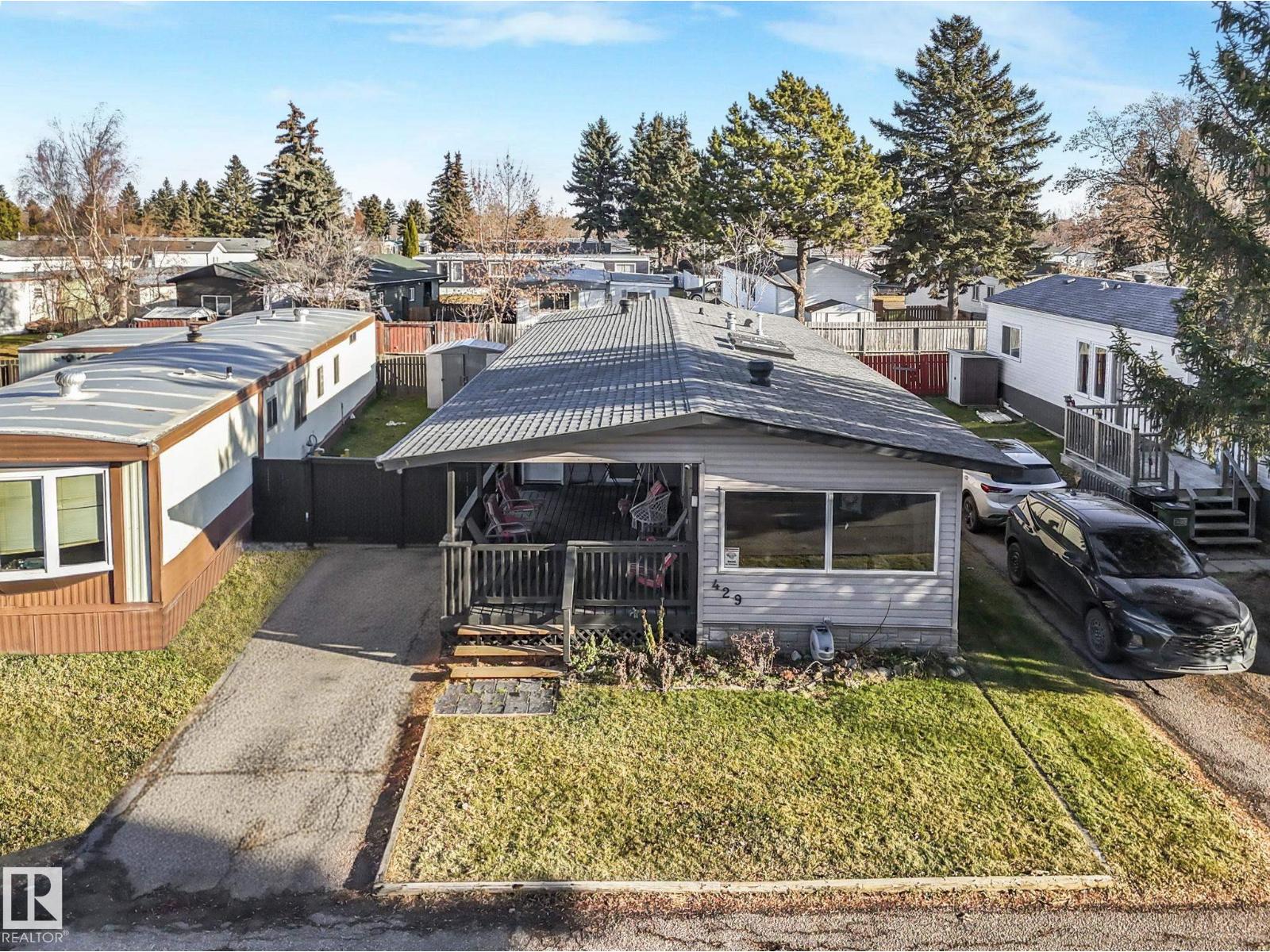 429 Westview CL NW