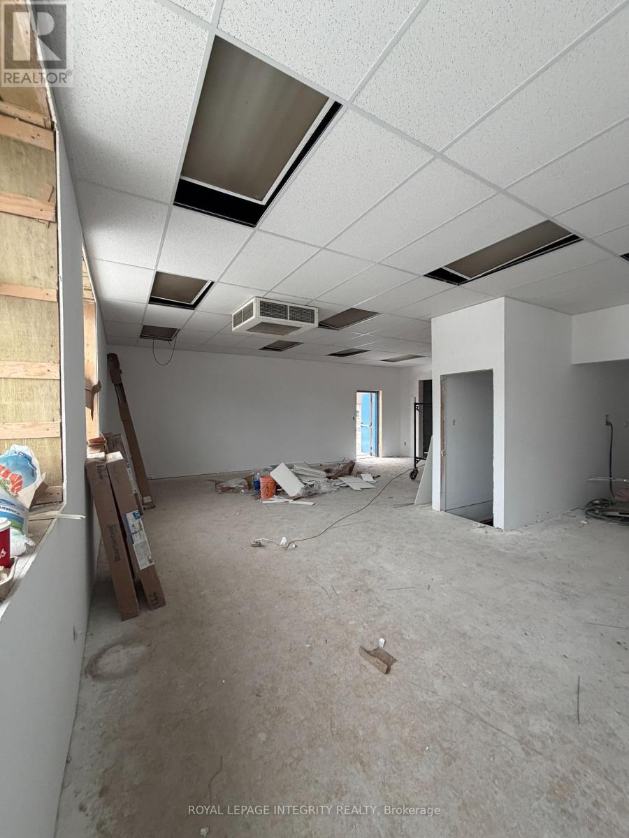 UNIT 3 - 104 ELGIN STREET W