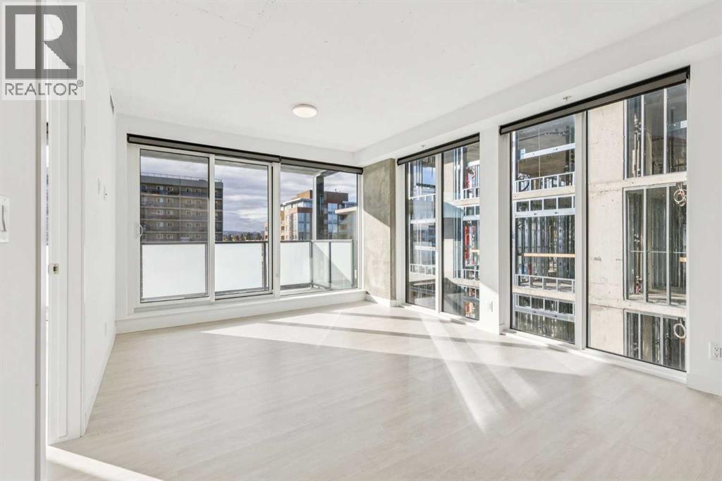 612, 327 9A Street NW