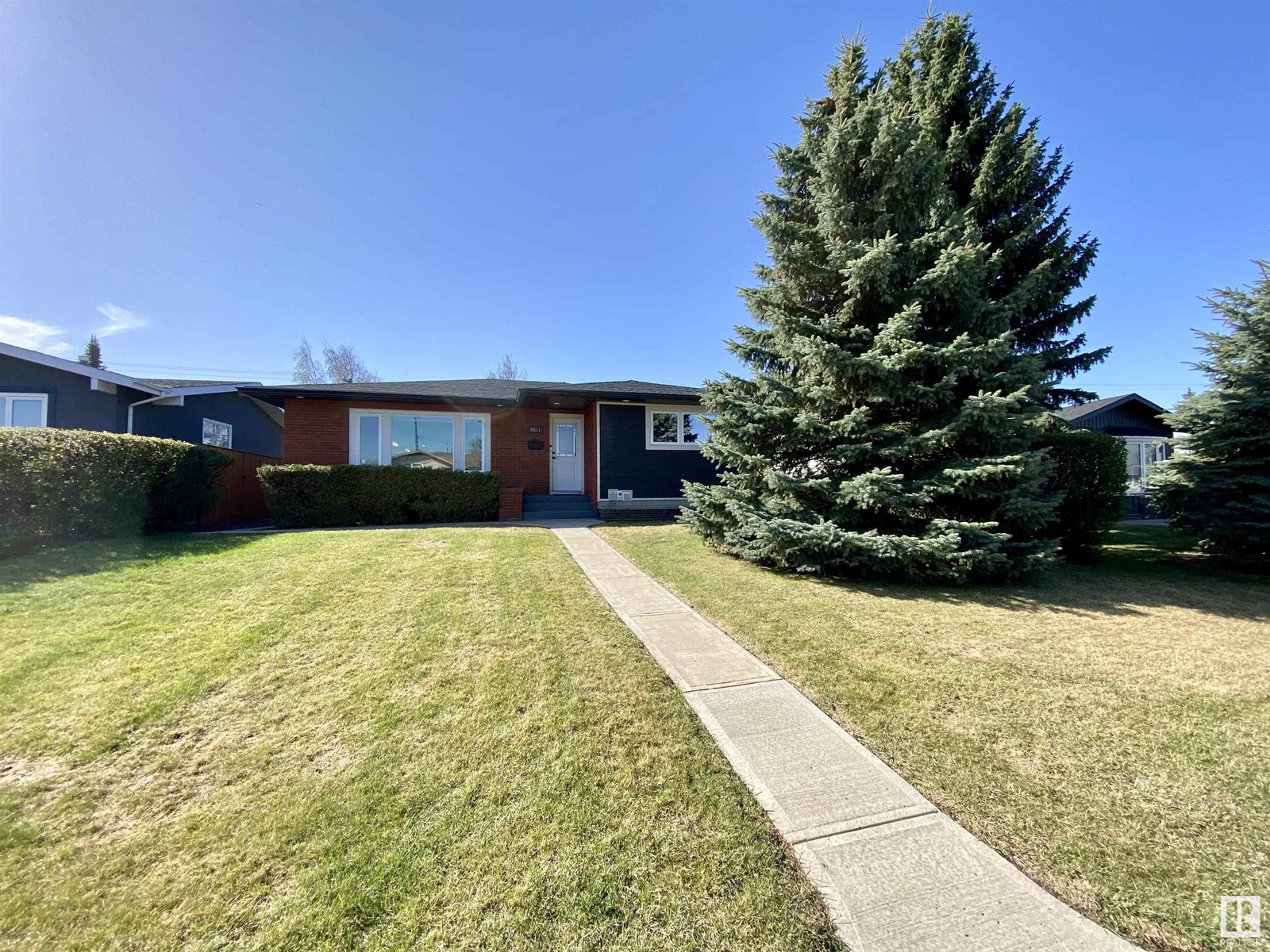 6811 98A AV NW