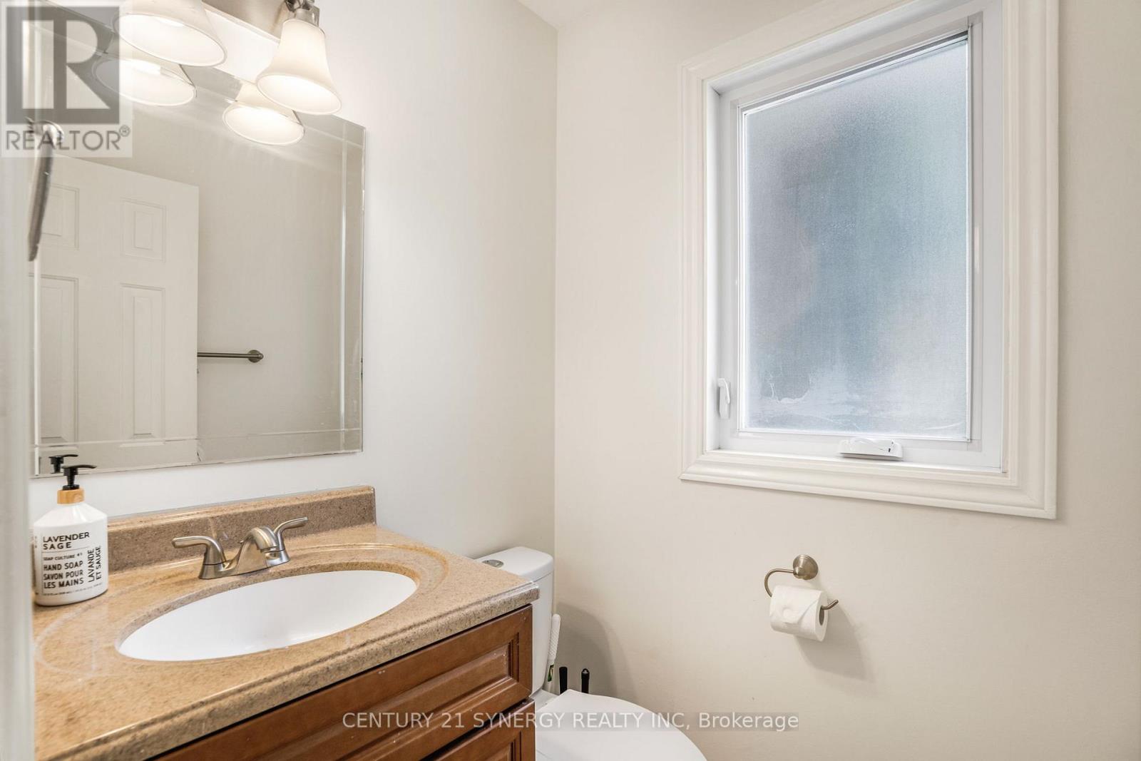 1395 LAURIN CRESCENT