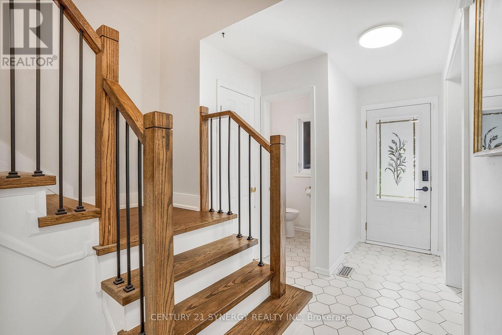 1395 LAURIN CRESCENT