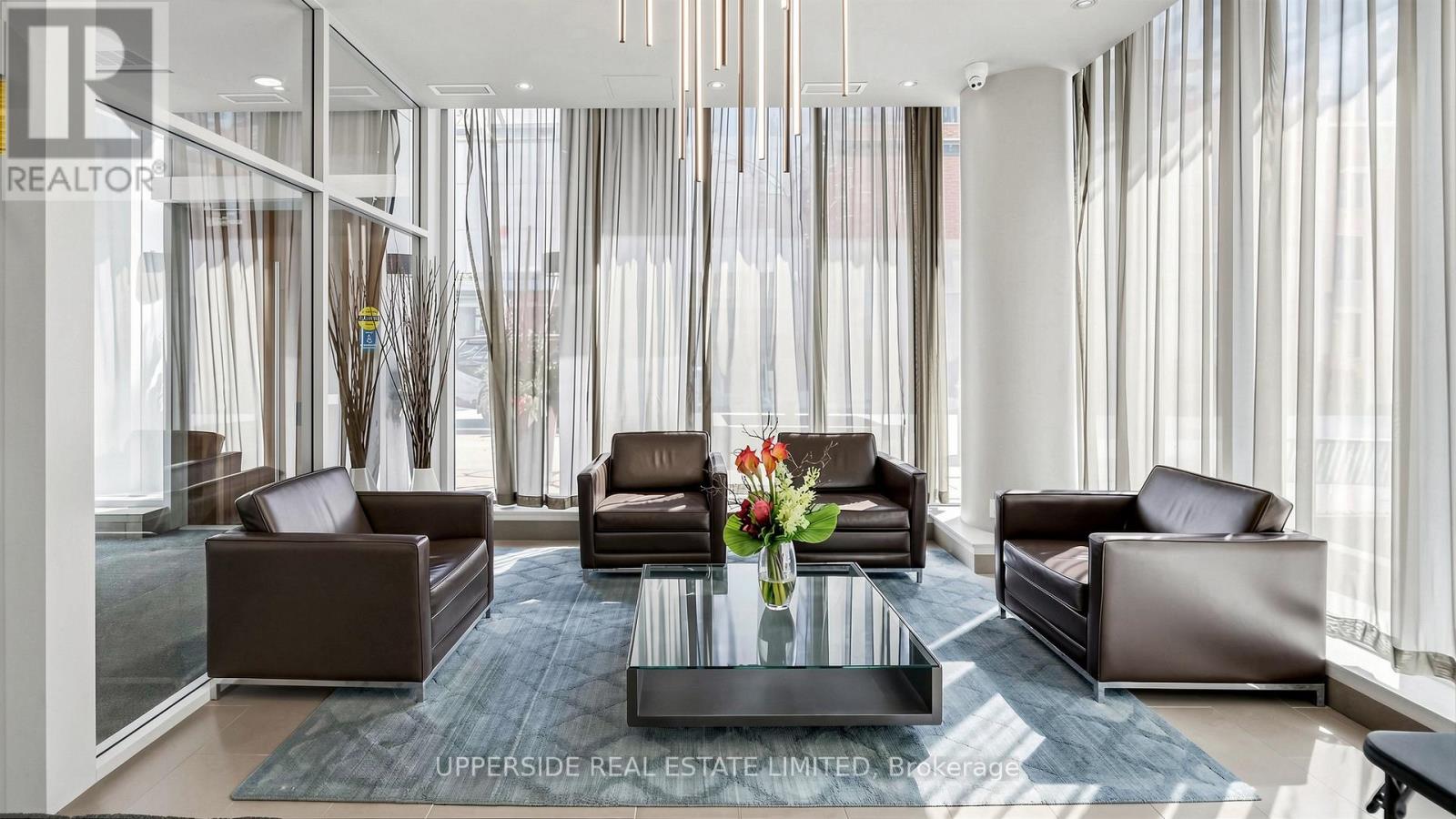 607 - 126 SIMCOE STREET