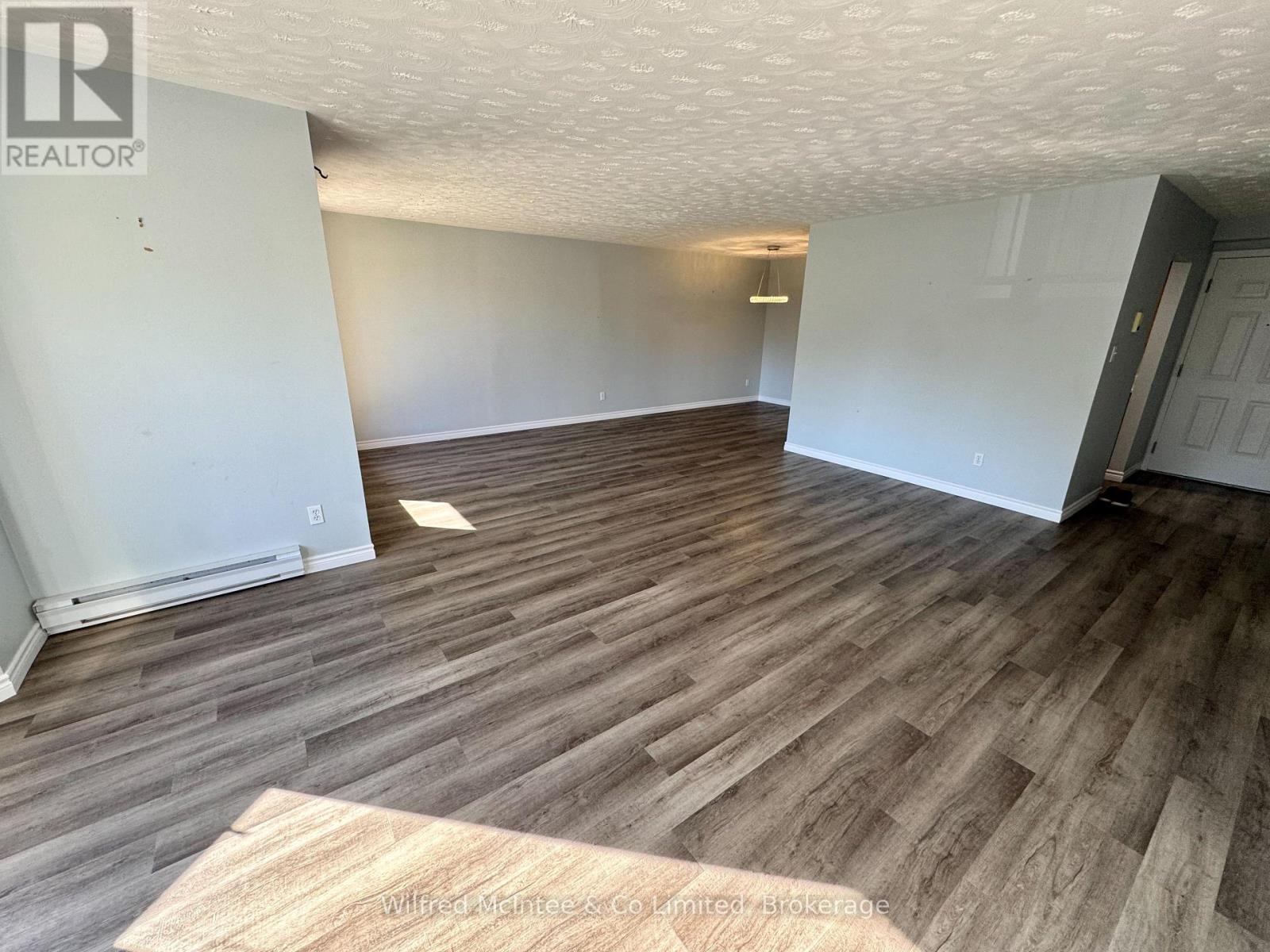 305 - 225 HINKS STREET