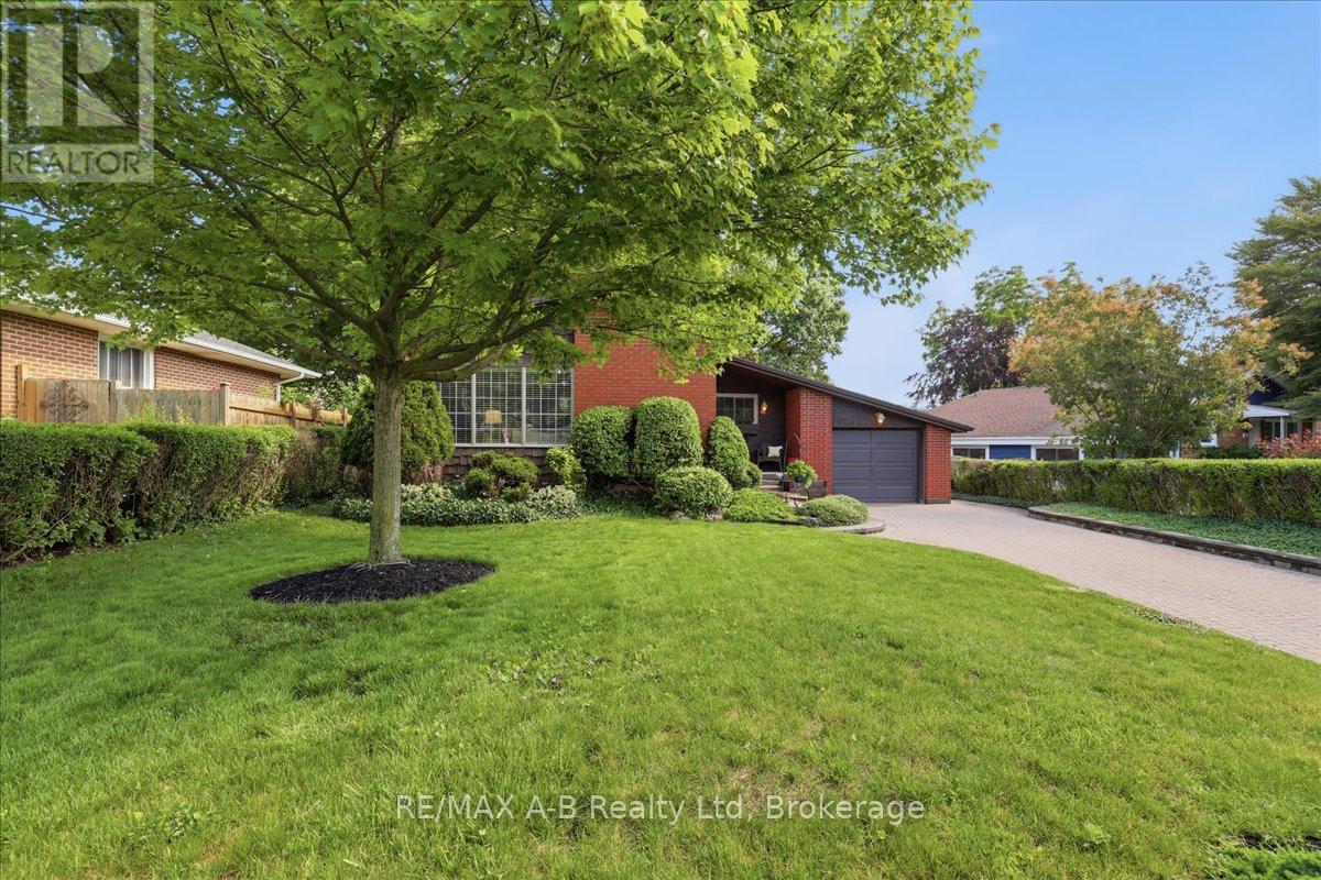204 BASE LINE ROAD W